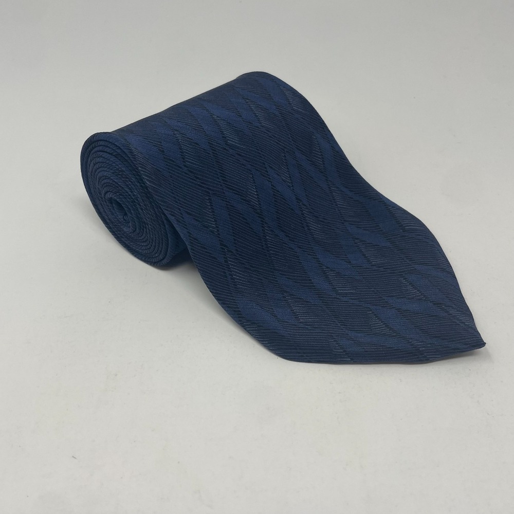 Croft & Barrow Blue Geometric Vintage Tie Necktie
